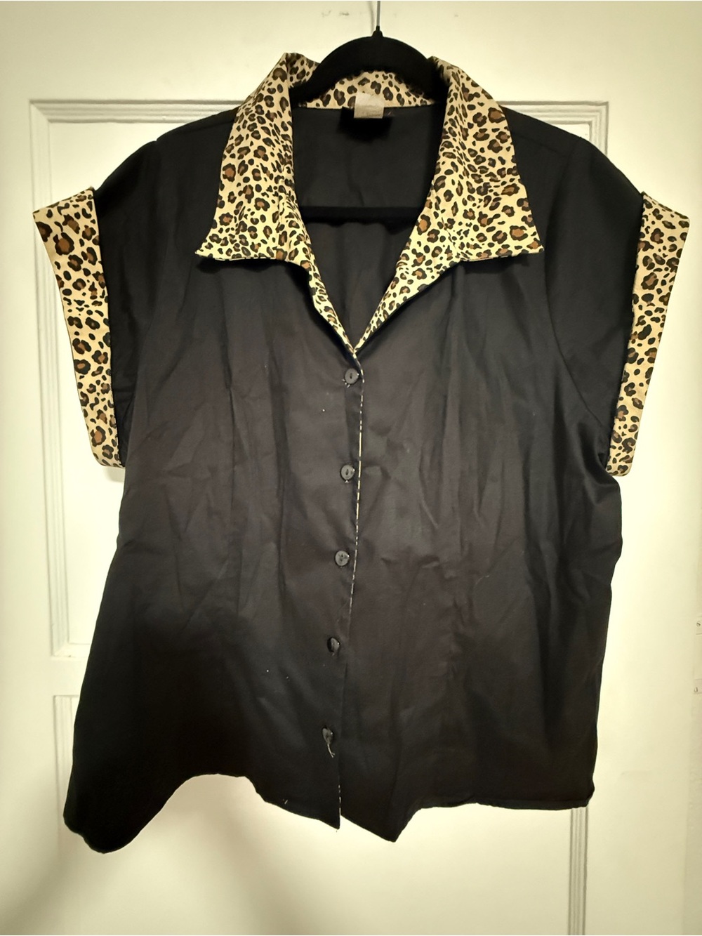 Vintage Torrid Black Button-Front Top with Leopard Trim Sz 2
